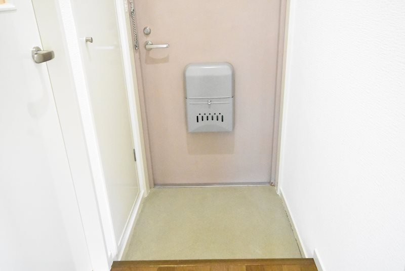 ヴィラージュルナ  玄関