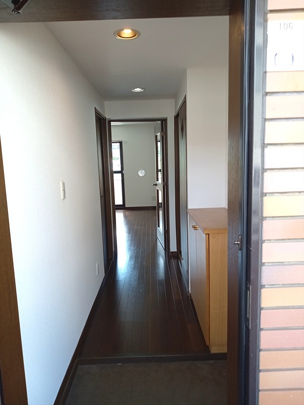 Ｖ・スクエアＳｕｇｉｔａ 玄関