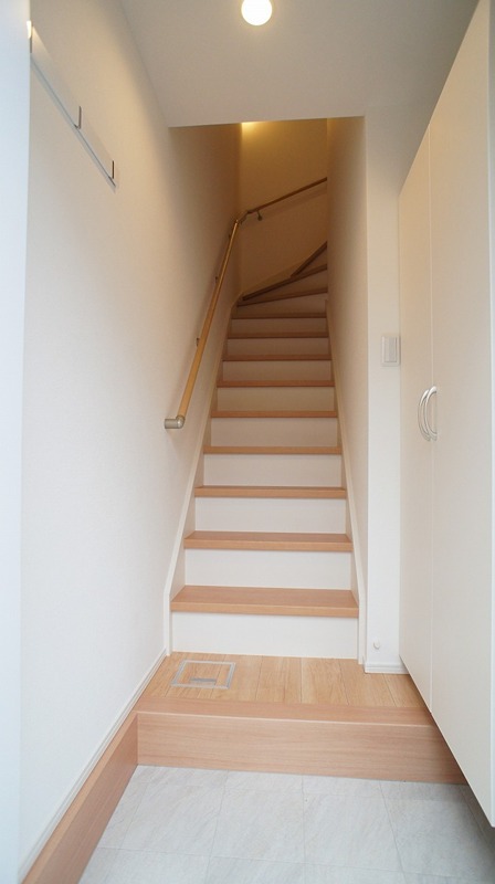 アステージ経堂 玄関