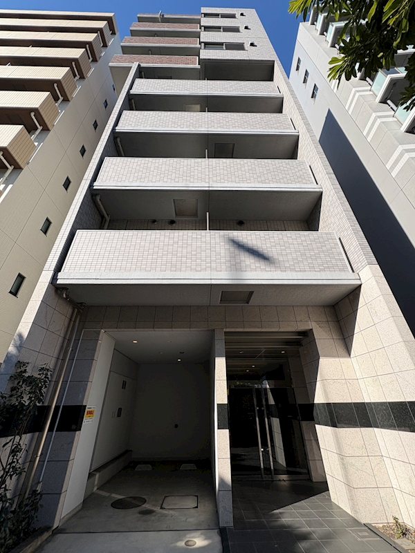 ２色のタイル張りで高級感を演出