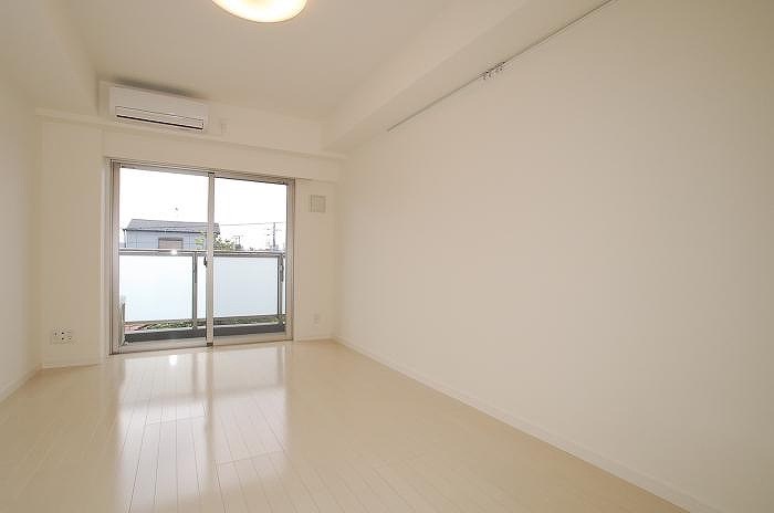 グランドコンシェルジュ新宿北 リビング