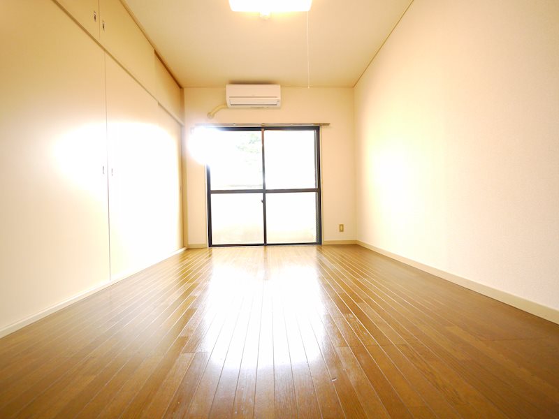 高野ビル ベッドルーム