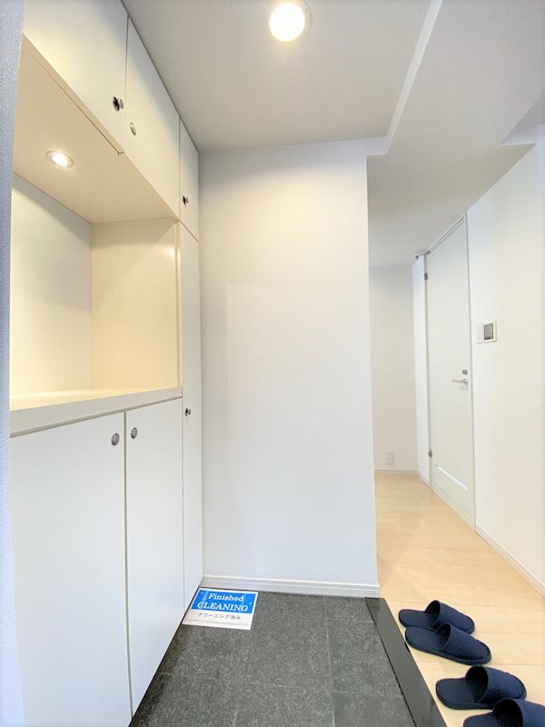 太子堂イースト 玄関