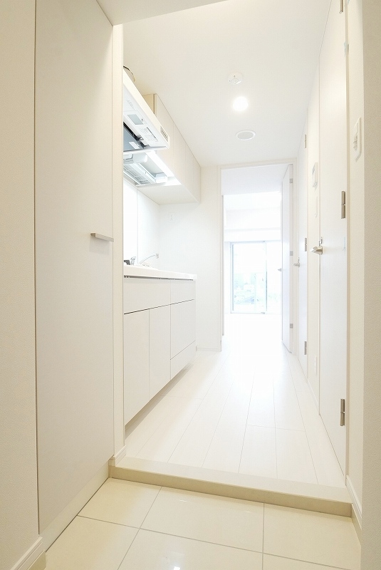 プレミアムキューブＧ市谷甲良町 玄関