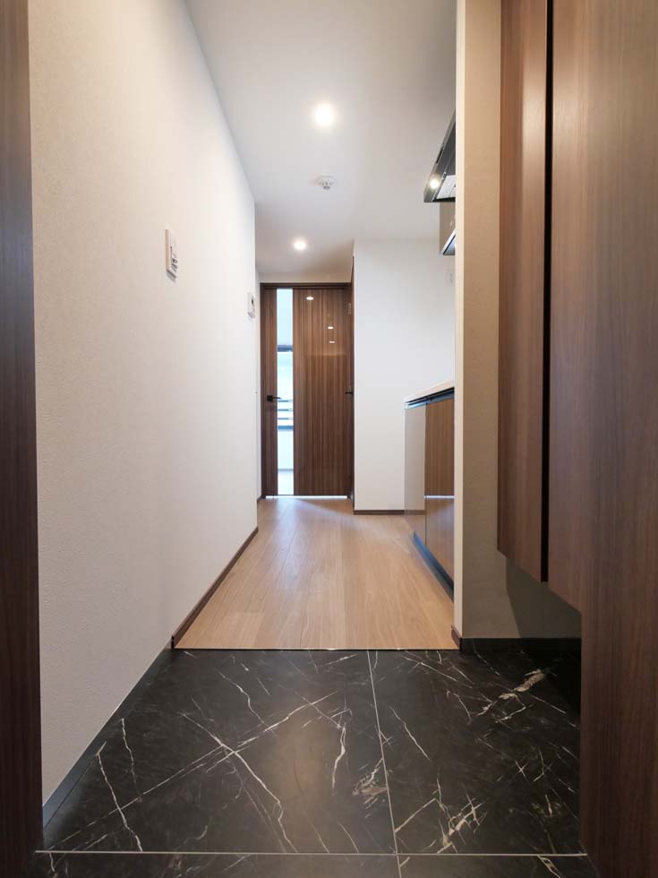 コンポジット渋谷本町 玄関