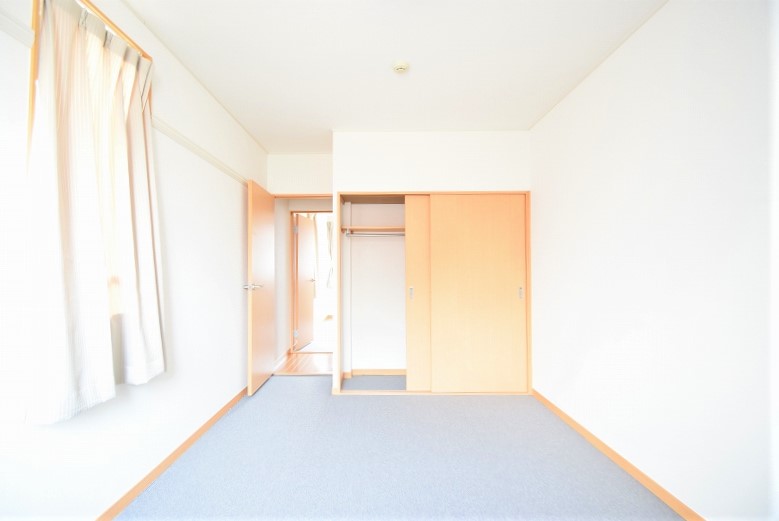 レオパレス玉川 ベッドルーム