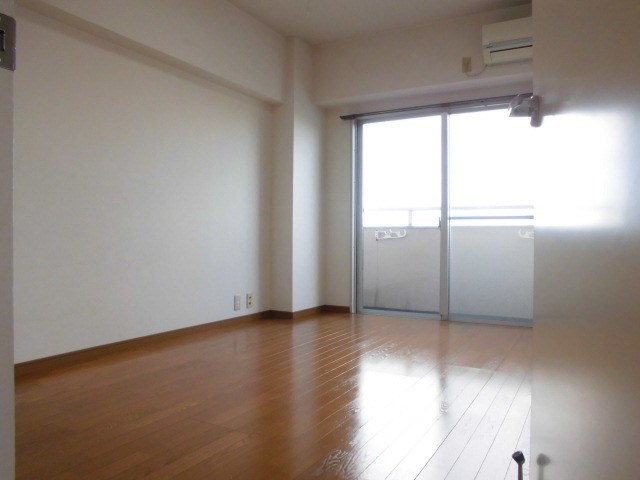 ロイヤルエクセレント学芸大 リビング