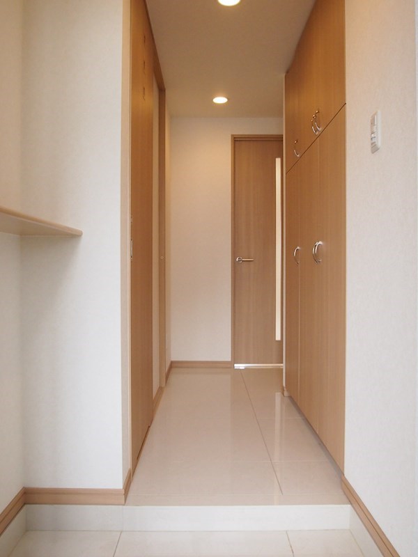 ルーブル三田 玄関