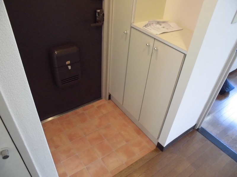 エランヴィタル新中野 玄関