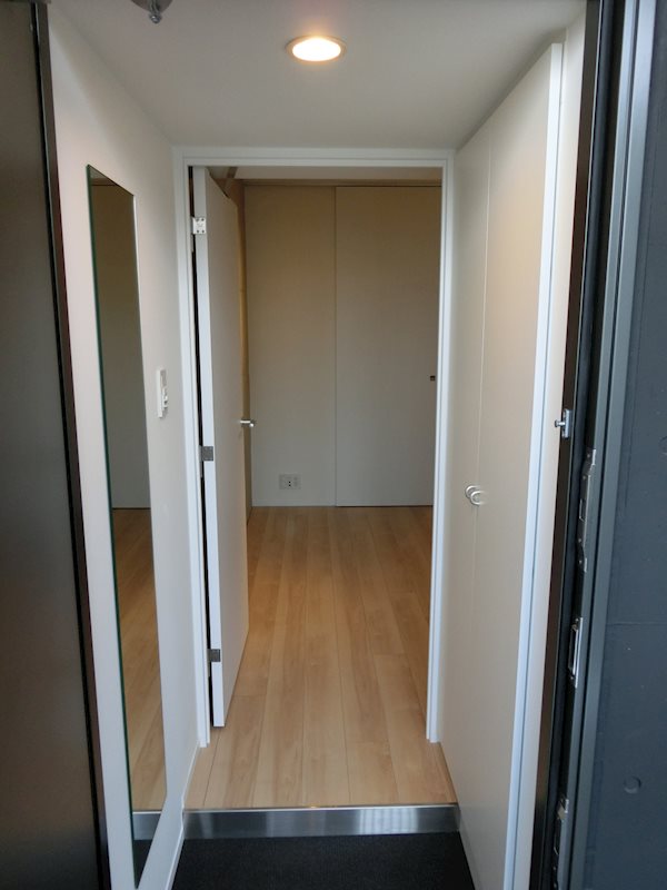 ZOOM新宿夏目坂 玄関