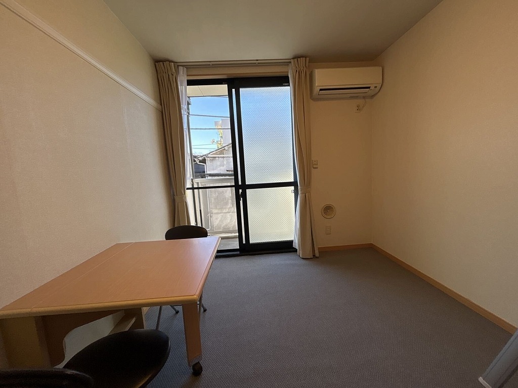 レオパレスソレイユ　Ｋ リビング