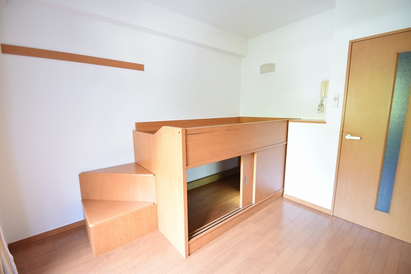 レオパレス宇田川町マンション ベッドルーム