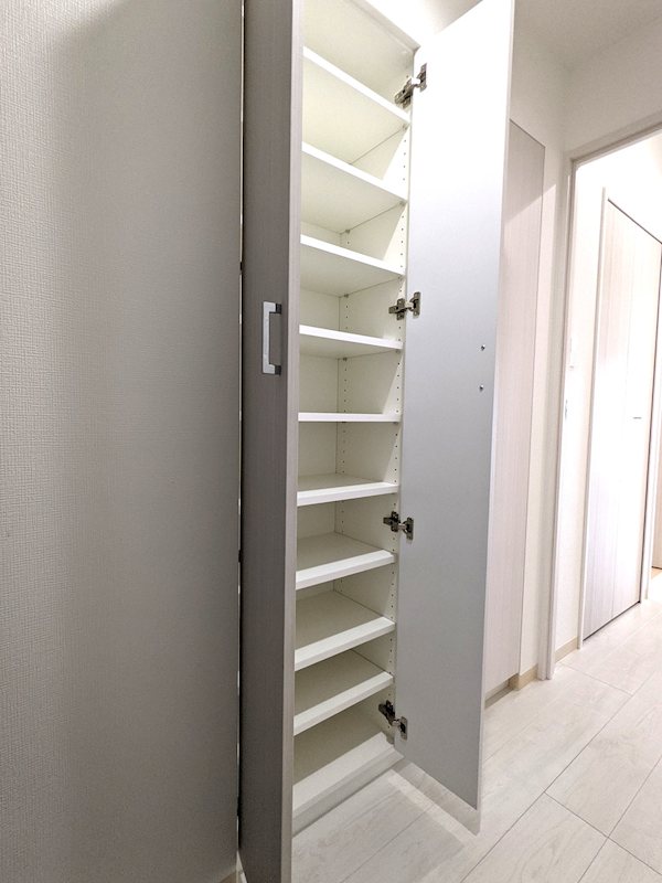 プラティーク新宿原町 玄関