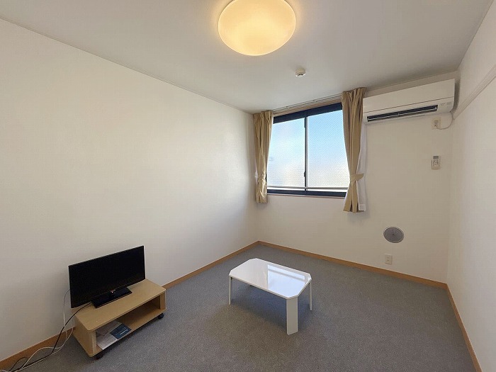 レオパレス宮前 リビング