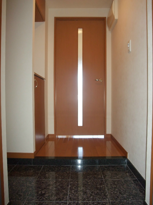 ルーブル学芸大学五番館 玄関