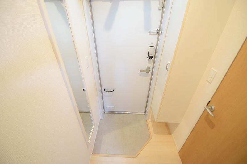 クレイノサンサーラ２ 玄関