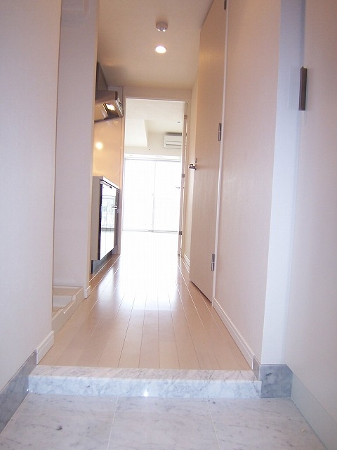NISHI IKEBUKURO RESIDENCE 玄関