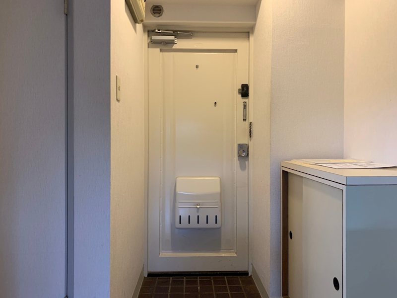 フロール氷川台 玄関