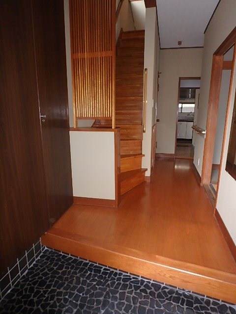 杉並区和泉2丁目戸建 玄関