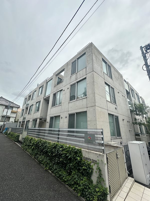 Ｍｏｄｅｌｉａ　Ｂｒｕｔ表参道 305号室 外観