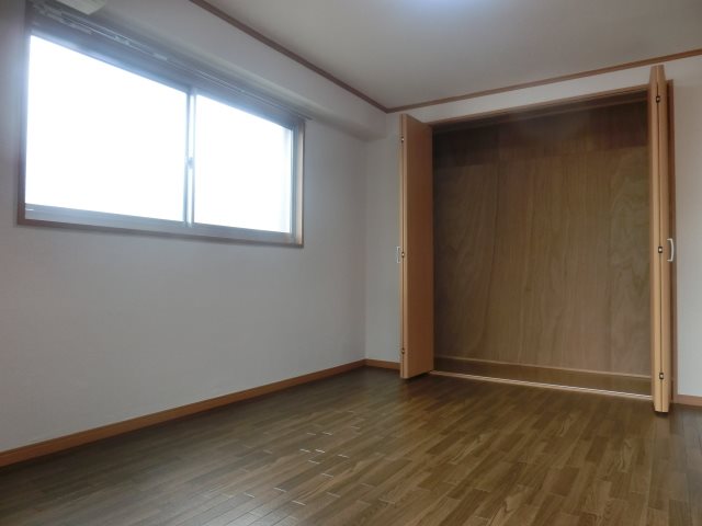 諏訪町マンション ベッドルーム