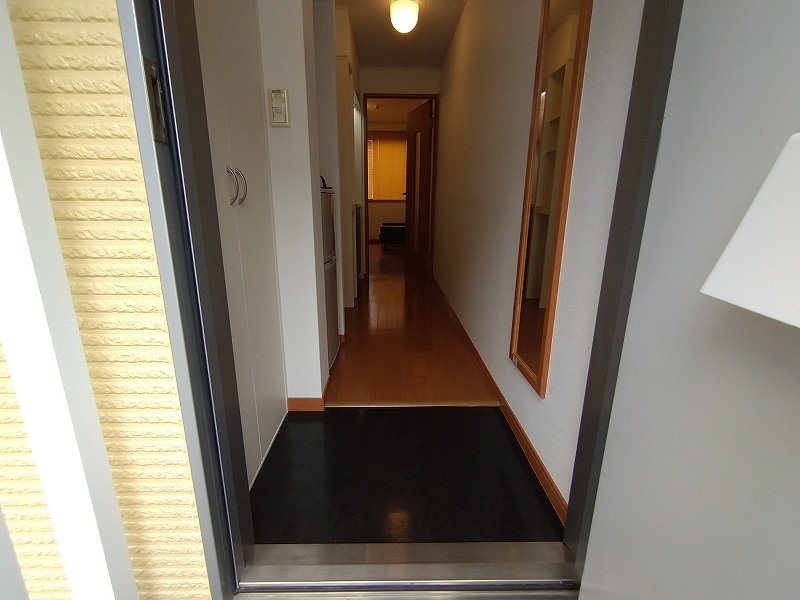 レオパレスＤＥＡＲＥＳＴ 玄関