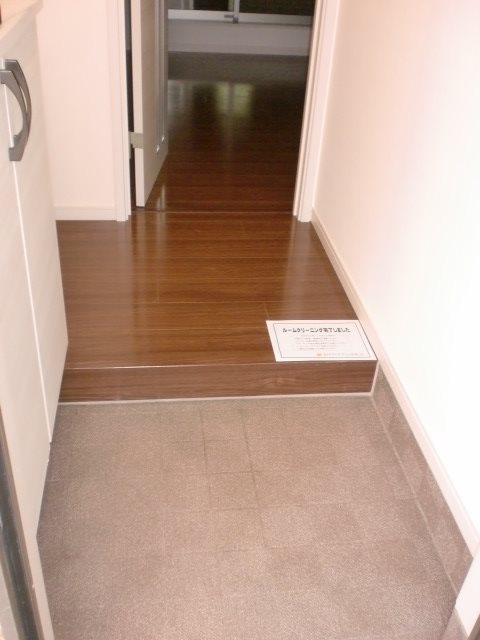 クレッシェンテ 玄関