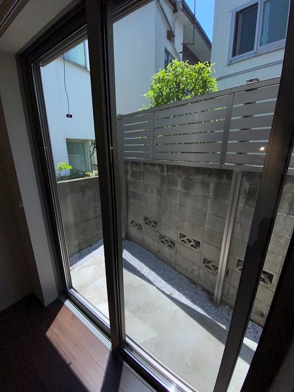 メゾンブラッシュ代々木上原   ベランダ