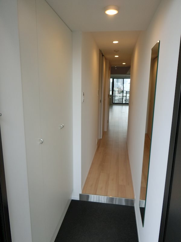 ZOOM新宿夏目坂 玄関