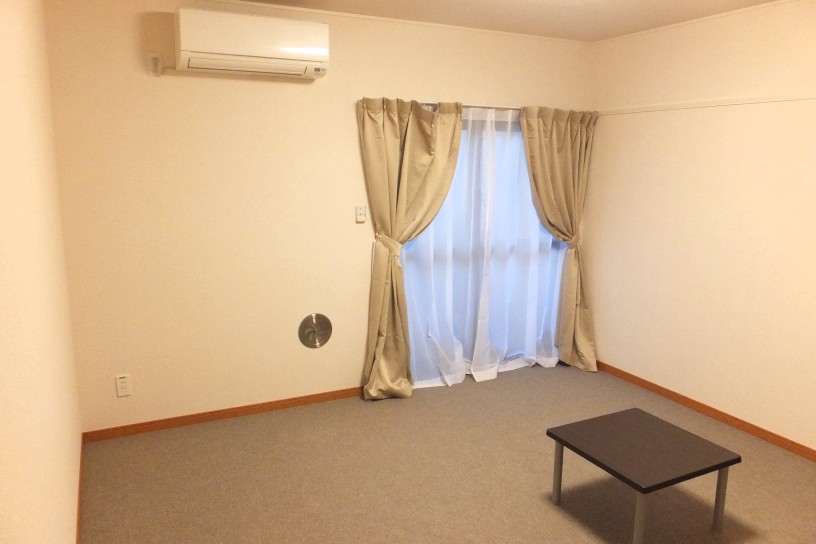 レオパレスマリンスター リビング