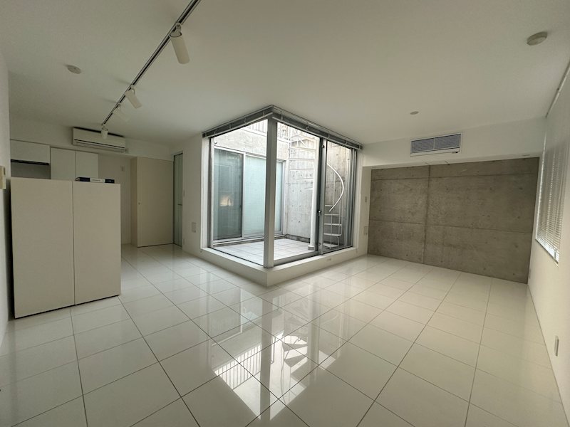 Ｍｏｄｅｌｉａ　Ｂｒｕｔ表参道 リビング