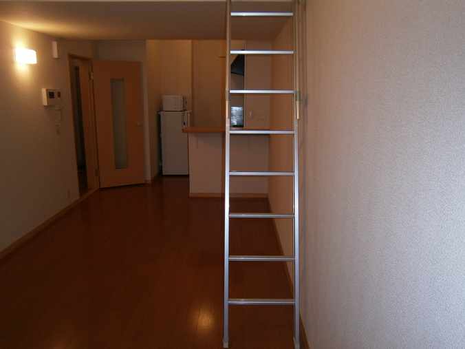 レオパレスアットホーム リビング