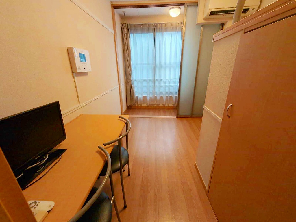 レオパレス冨士 リビング