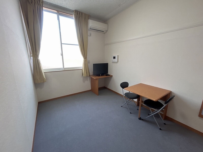 レオパレスフォンターナ リビング