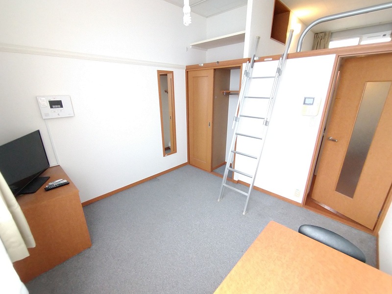 レオパレスクレスト笹塚 リビング