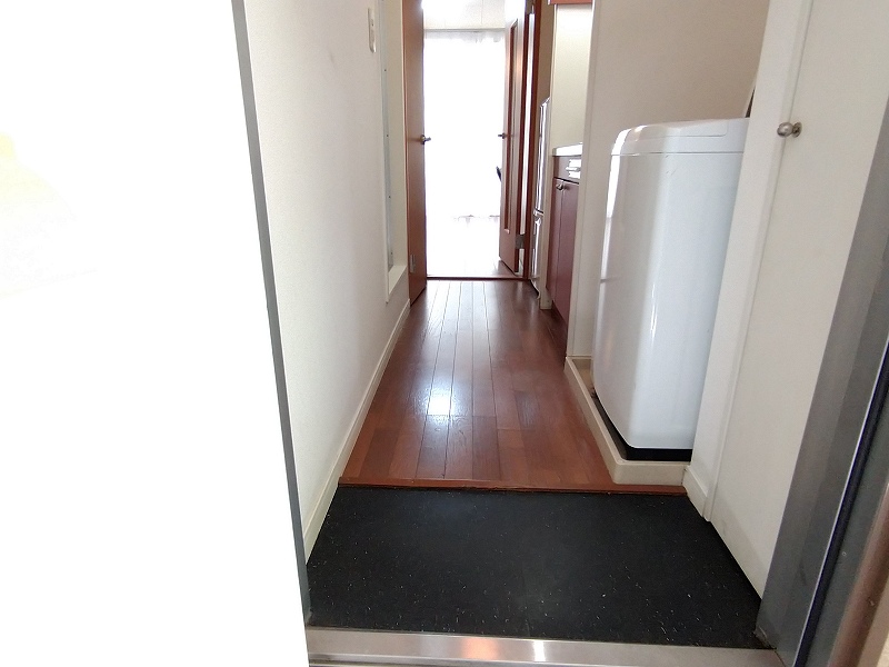 レオパレス駒場東大前 玄関