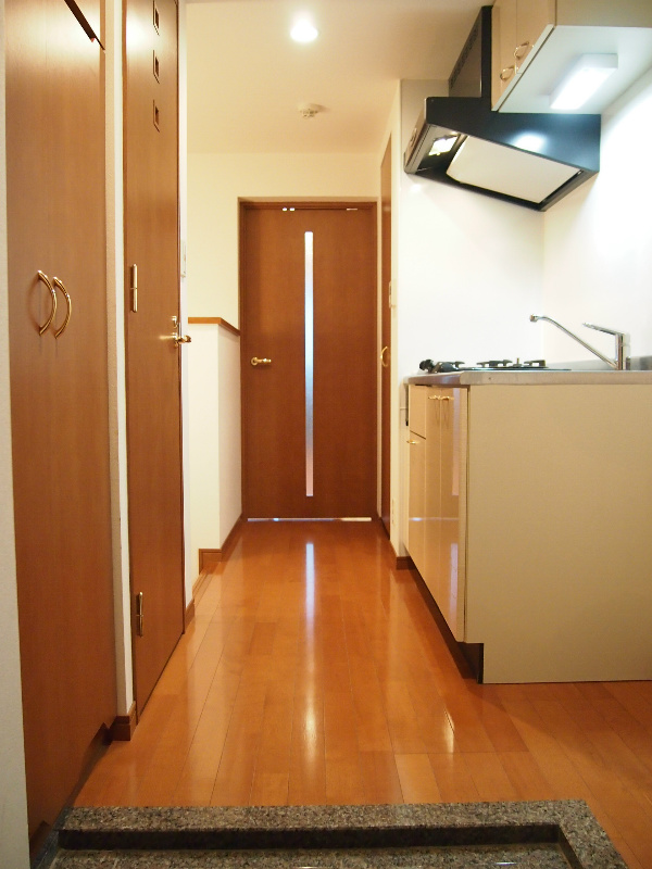 ルーブル早稲田六番館 玄関