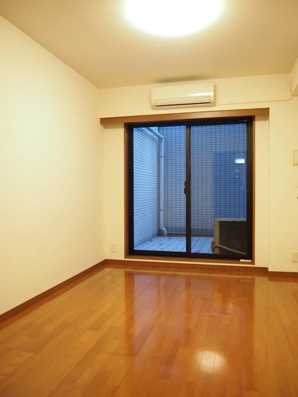 ルーブル早稲田六番館 リビング