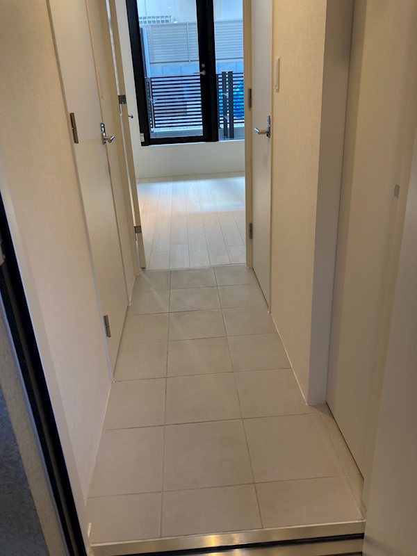 プライマル東新宿 玄関