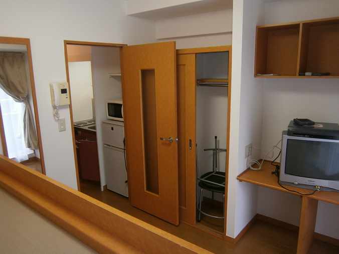 レオパレスＦｌａｔ浜松町 リビング