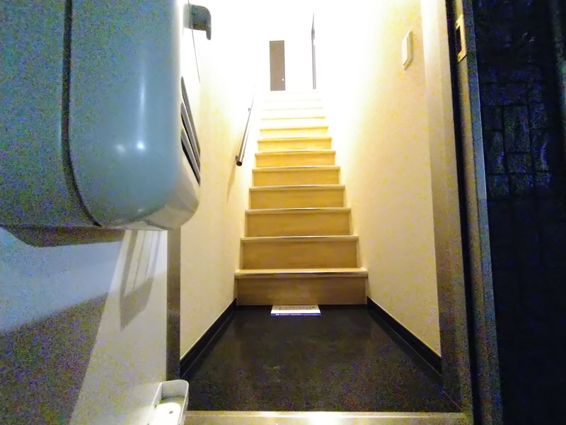 レオネクストトリニティコートＫ 玄関