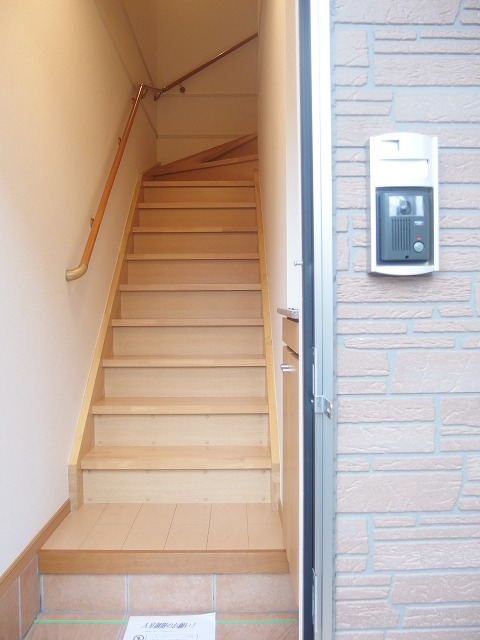 ドミール藤 玄関