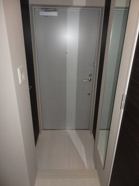 ZOOM東新宿 玄関