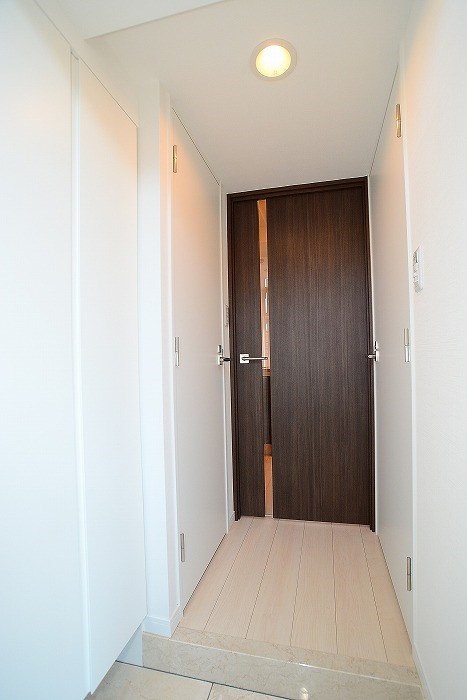 グランドコンシェルジュ三宿アジールコート 玄関