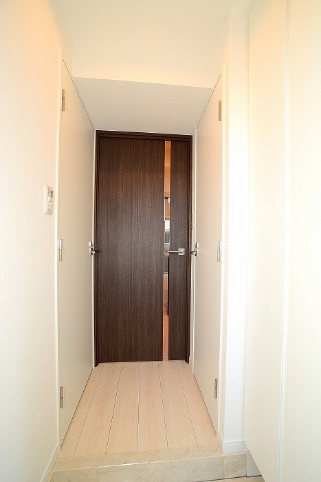 グランドコンシェルジュ三宿アジールコート 玄関