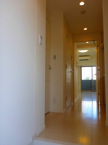 メイクスデザイン早稲田 玄関