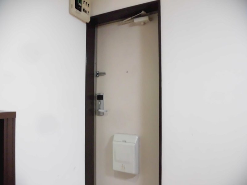 ウィング塩山 玄関