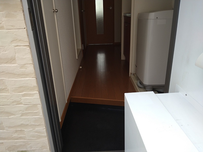 レオパレスベール 玄関