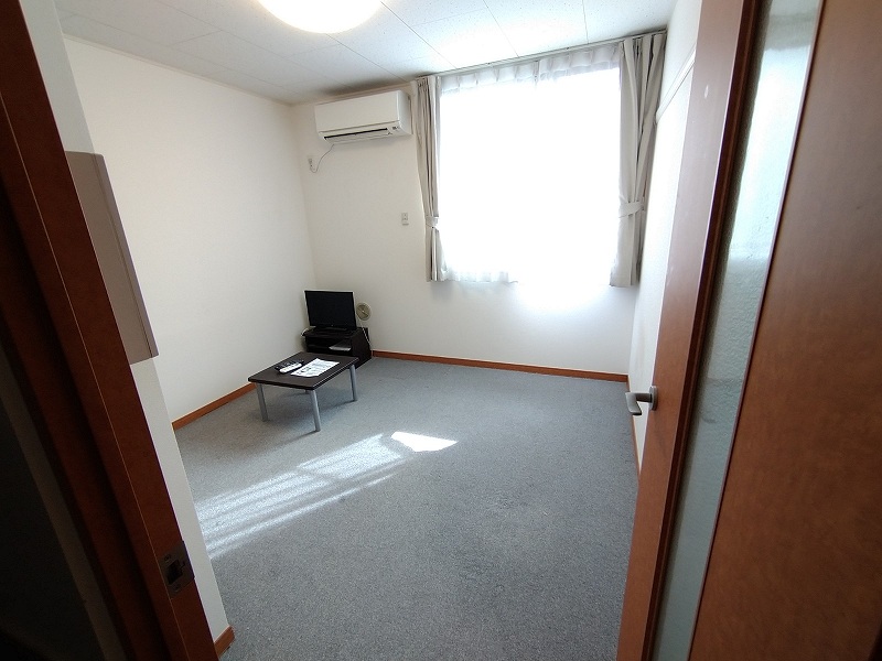 レオパレス羽根木 リビング