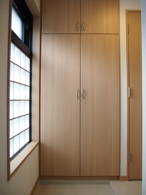 ルーブル泉岳寺前 玄関